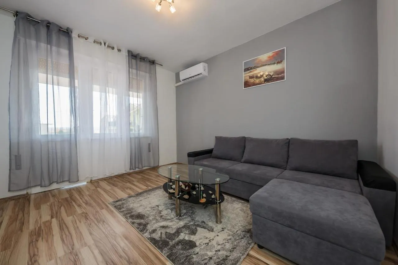 Apartment Apartman Adriatic Kastela Croatia