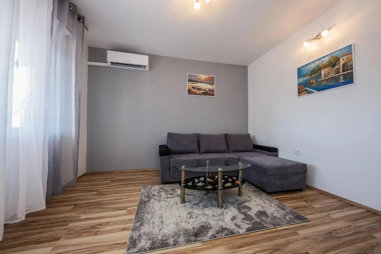 Apartman Adriatic Kastela 0*,  Croatia