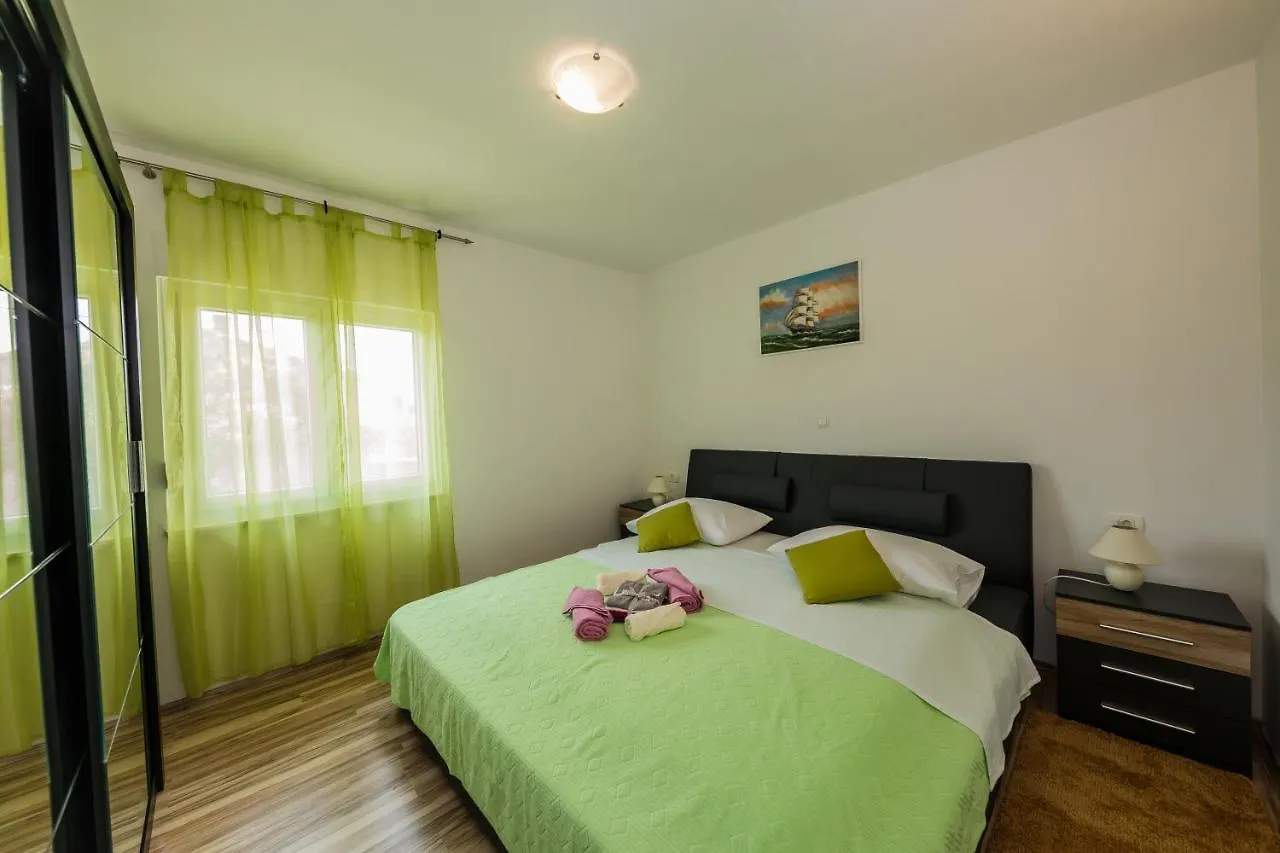 Apartman Adriatic Kastela 0*,  Croatia