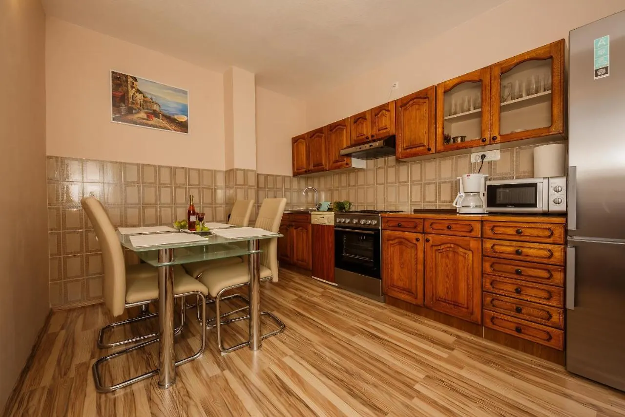 Apartment Apartman Adriatic Kastela Croatia